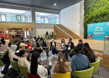 Жастар кітап оқымай ма?