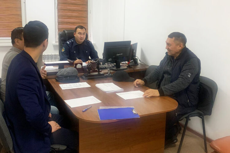 Істеймін деген адамға жұмыс көп