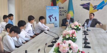 «Әке – асқар тау» тақырыбында студенттермен кездесу өтті