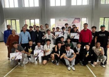 Баскетболшы жастар бақ сынады