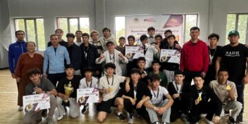 Баскетболшы жастар бақ сынады