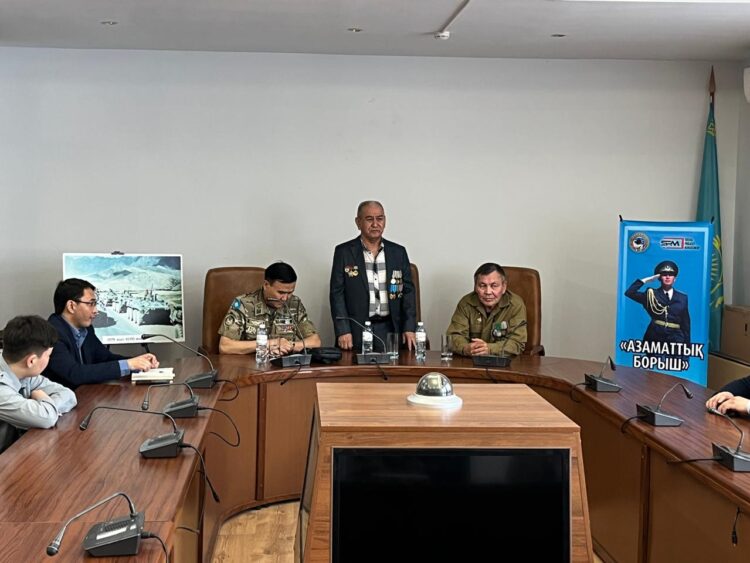 Ардагерлермен сырлы кездесу