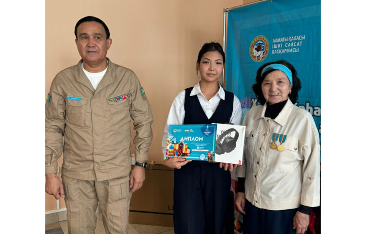 Алматыда Қайрат Рысқұлбековқа арналған патриоттық өлең оқу байқауы өтті