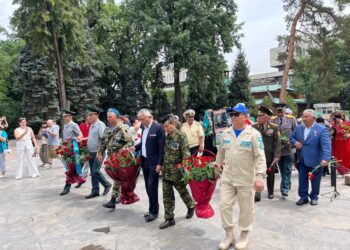 22 маусым – аза тұту күніне орай гүл қою рәсімі