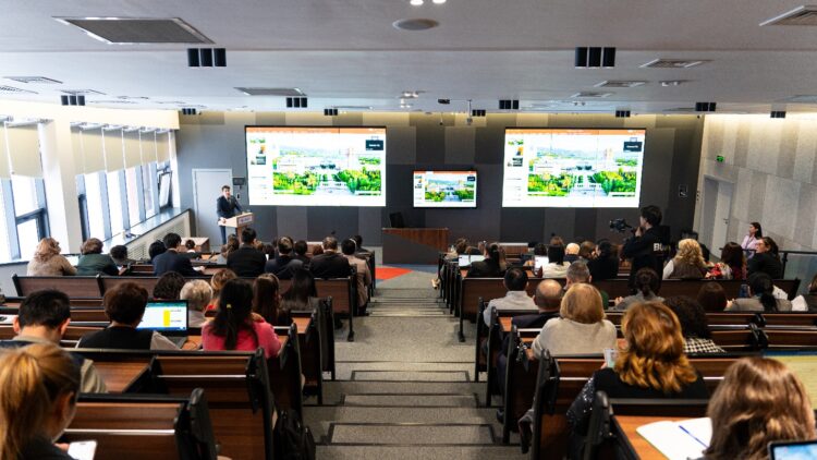 Халықаралық білім беру корпорациясында оқытушылардың қысқы мектебі өтуде